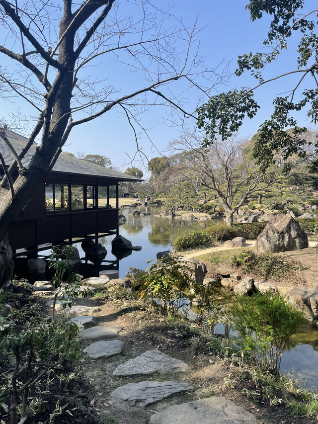 오사카 덴노지공원 안의 조용한 정원 게이타쿠엔