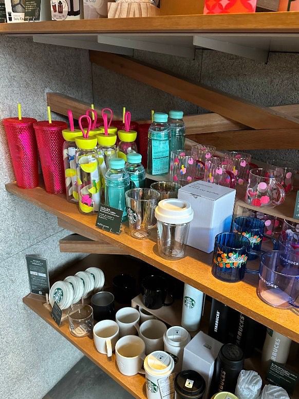 ร้านกาแฟสตาร์บัคที่ Dazaifu ที่สวยติดอันดับ