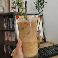  Secangkir Kopi Hitam คาเฟ่สุดชิล