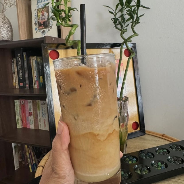  Secangkir Kopi Hitam คาเฟ่สุดชิล