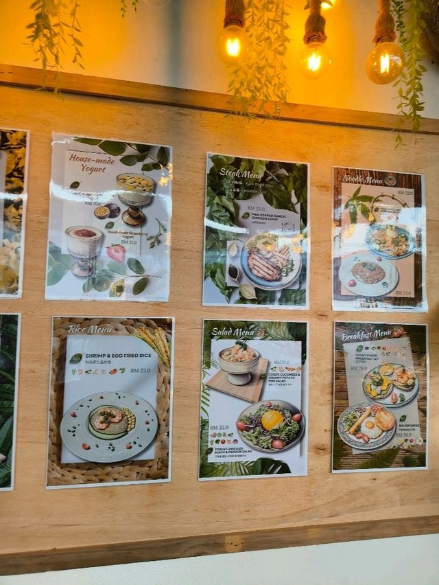A Burst of Sunshine at Desaru’s Yellow Café
