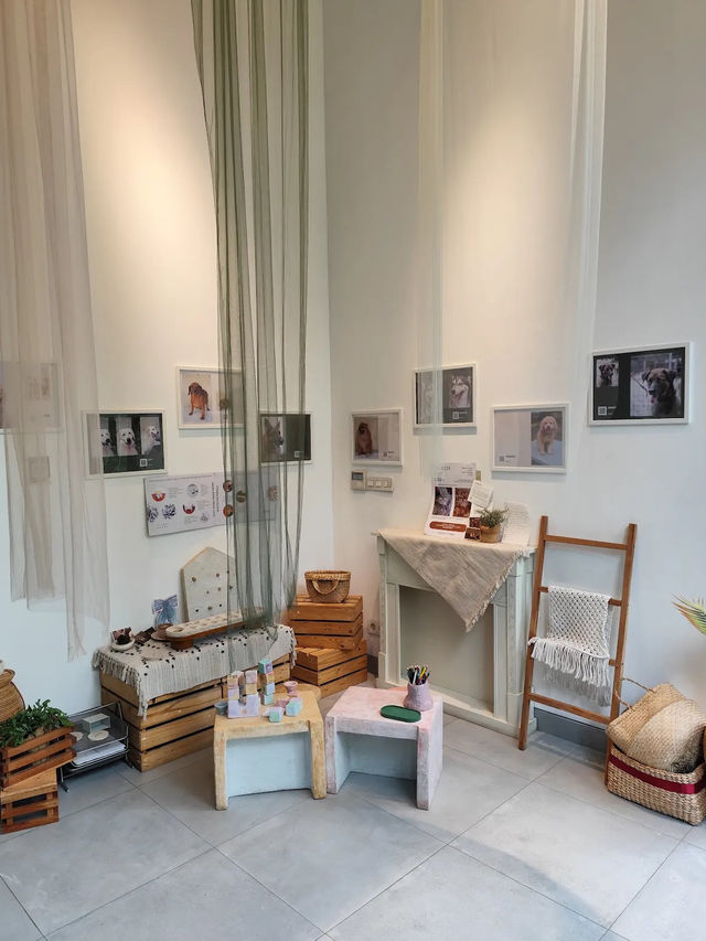 Jakarta’s Cozy Capsule for Coffee, Culture, and Connection