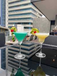 Concrete Calm in Bangkok’s Buzz, De Prime Awaits