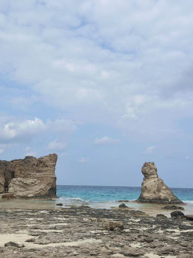 Cleopatra’s Lie-Lit Spring: Where Pharaohs Never Bathed (But your Sunscreen Oil Does)