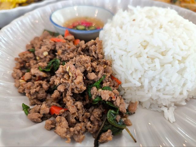 Homnoir หอมนัวร์ somtum&cafe 