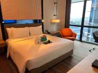Amari Kuala Lumpur Club Suite Review | Spacious Luxury, Amazing Buffet & Warm Birthday Surprise! 