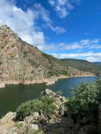 Birdwatching Bliss & Cliffside Views at Salto del Gitano