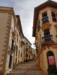Cave Living and Chill Strolls in Barrio de las Cuevas