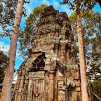 🌿 Ancient Wonders & Solo Adventures: Angkor Wat, Cambodia! 🏛️