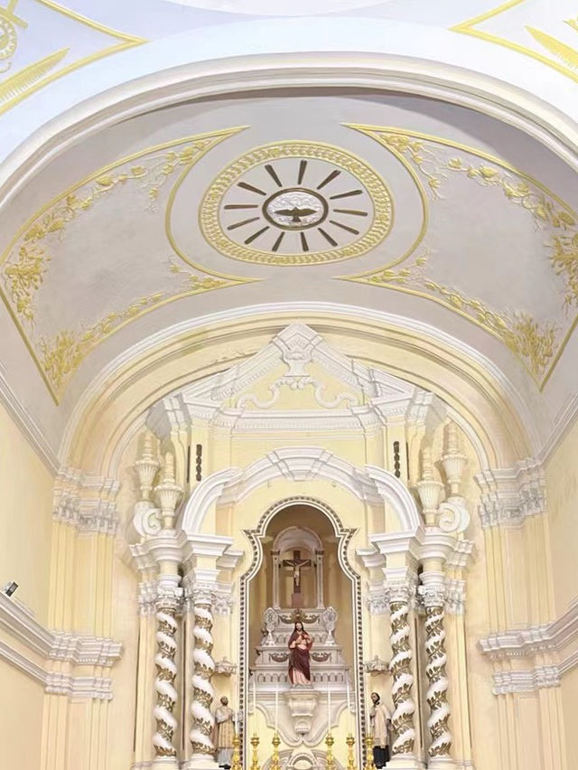 ⛪️ Time Travel in Macau: Charming Churches and Colonial Beauty