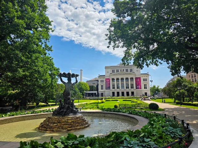 Discovering the Historic and Vibrant Streets of Riga