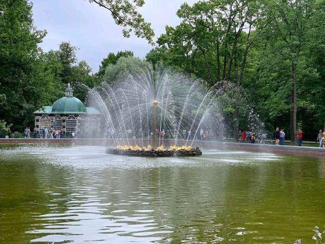Exploring the Grandeur of Petrodvorets in Saint Petersburg