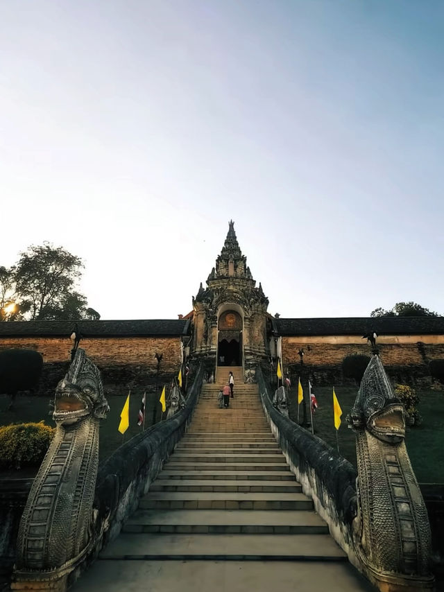 วัดพระธาตุลำปางหลวงคู่บ้านคู่เมืองนครลำปาง