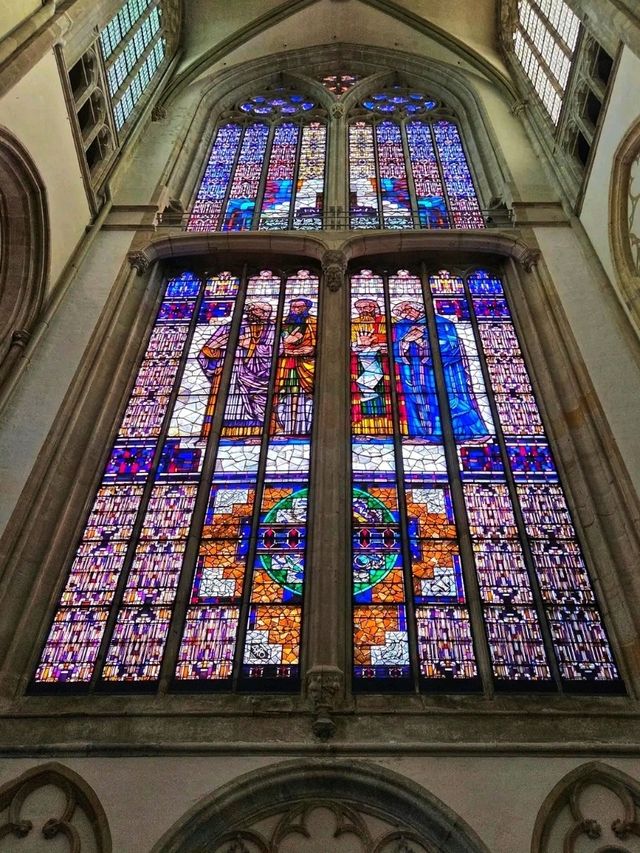 Explore Netherlands-A walk Through history
