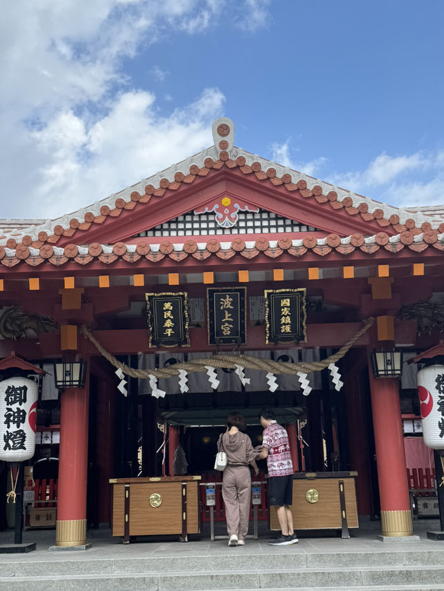 日本沖繩|波上宮——臨海朱紅聖域,龍口淨水與金色神獸庇佑,俯瞰波之上海灘的祈願之所 日本沖繩|波上宮——臨海朱紅聖域,龍口淨水與金色神獸庇佑,俯瞰波之上海灘的祈願之所