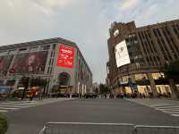 ถนนคนเดินหนานจิง (Nanjing Road Pedestrian Street) 