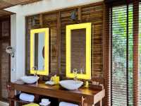 โรงแรม Six Senses Smaui