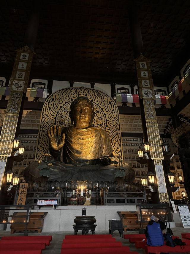 日本一の大仏と1281体の石仏に圧倒されます！