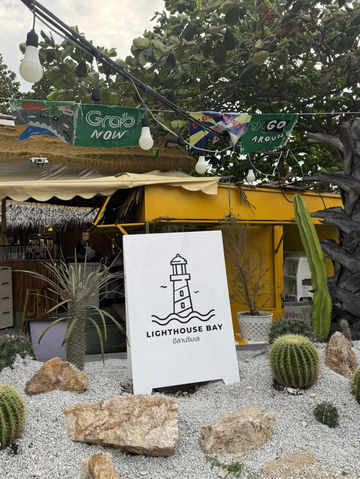 Lighthouse Bay พัทยา จุดเช็คอินชิลริมทะเลแบบคูลๆ