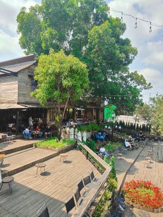 Vietnam Pleiku] A guide to the garden café 'Cafe Ngày Bình Yên' in the city center.