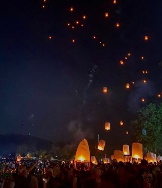 Chiang Mai’s Magical Lantern Festival: Temples, Food & Vibes ✨🏮