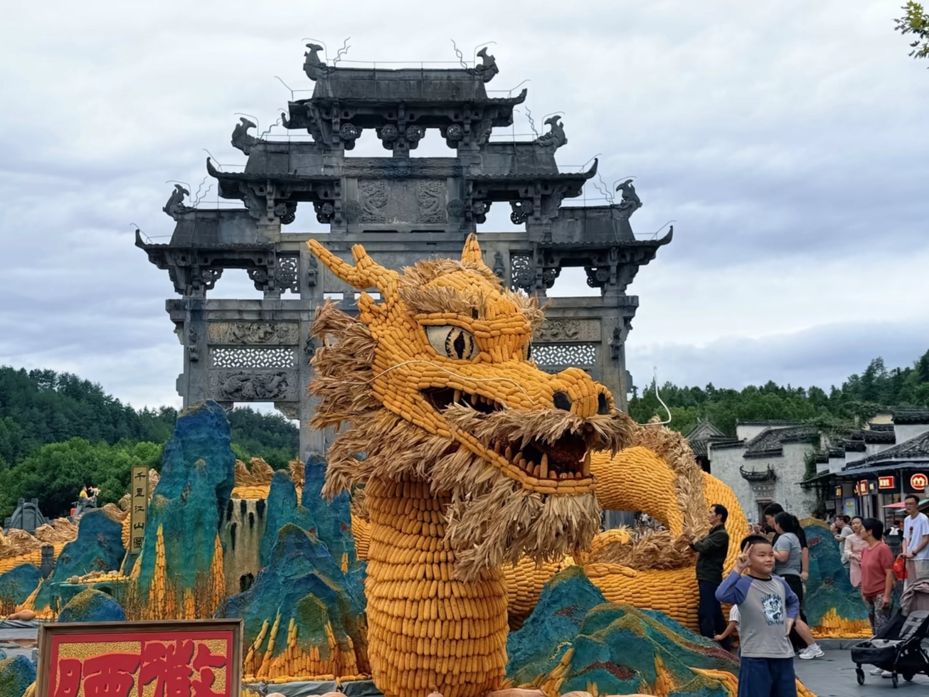 Is Hongcun's Most Famous View Really Worth the Hype?