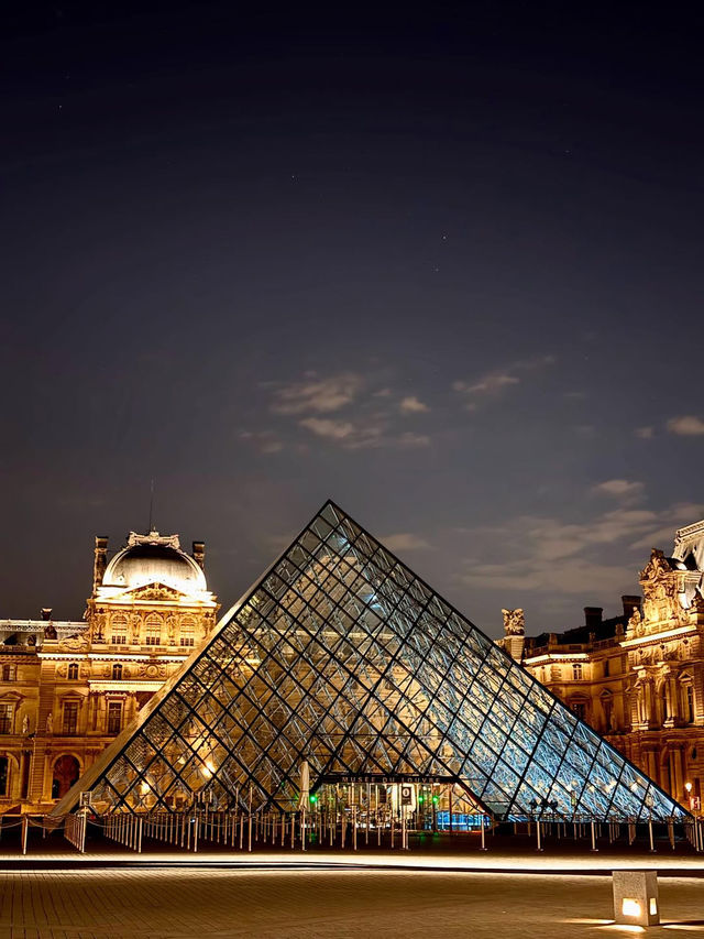 🏛️✨ Louvre Museum: Paris’ Treasure Trove of Art and History ✨🏛️    