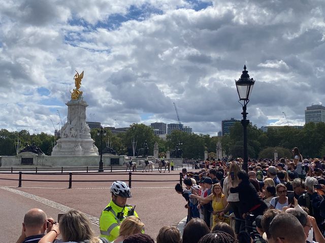 🏴󠁧󠁢󠁥󠁮󠁧󠁿Buckingham Palace and Change of Guards