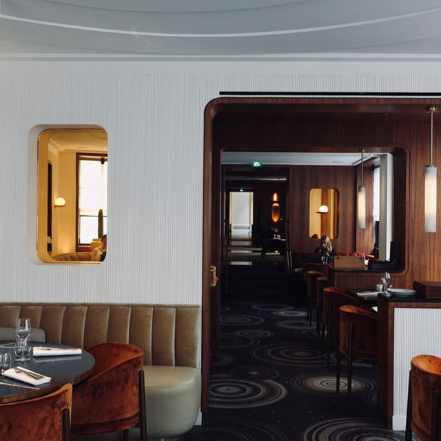 🇫🇷｜Brilliant hotel with Paris vibe