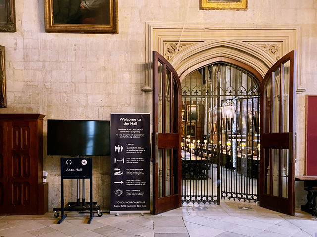 Christ Church College: The Crown Jewel of Oxford! 🏰