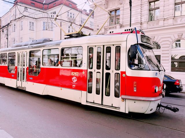💸🏰 Explore More, Spend Less: The Prague City Pass 🇨🇿🚶‍♂️