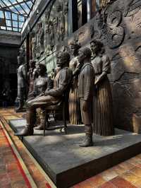 🎨 Unlock Your Eyes to Art: Gallery of Genius Zuraab Tsereleli Right in Moscow's Heart! 