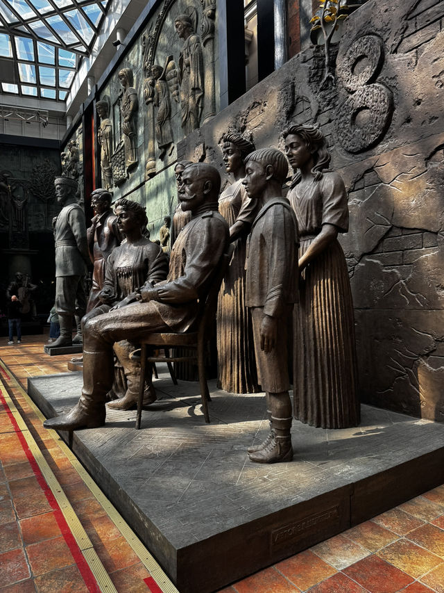🎨 Unlock Your Eyes to Art: Gallery of Genius Zuraab Tsereleli Right in Moscow's Heart! 