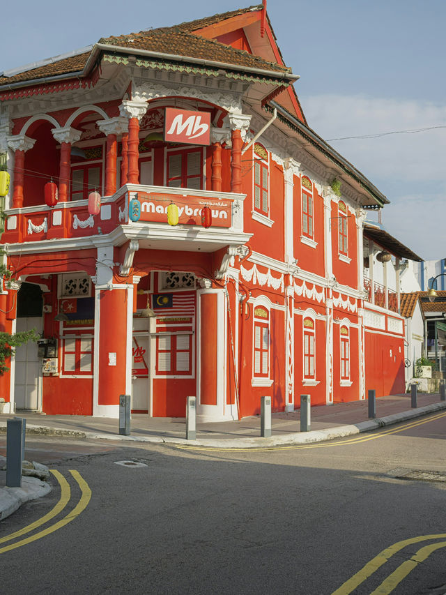 🏛️✨ Street Art & Heritage Corners 🌿