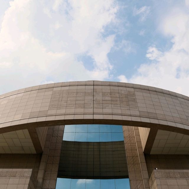 The Beautiful Architecture of the Main Shanghai Museum 🏛️✨