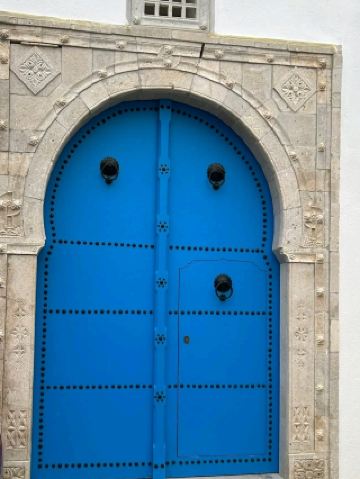 チュニスの青い扉の魔法