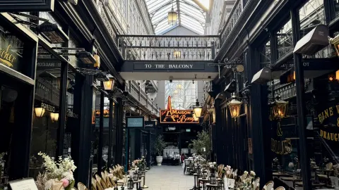 카디프의 정취를 담은 '캐슬 아케이드(Castle Arcade)' — traveler post in 카디프