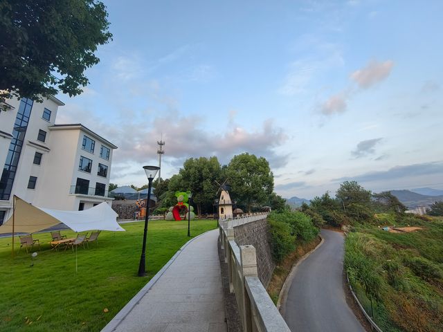 偶遇田園風，做山觀月明，漫山紅裡藏著悅意的風景