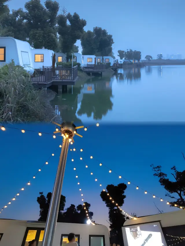 필드 호수 캠핑카의 새로운 경험 | 호주 반딧불이 캠핑장