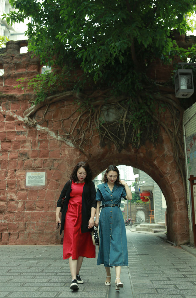乐山citywalk，超出片的街區