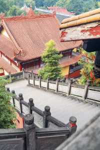 超靈驗來成都絕對不能錯過的震撼古寺