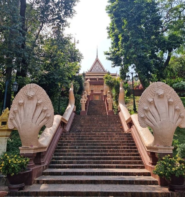 今日帶妳打卡柬埔寨塔山寺