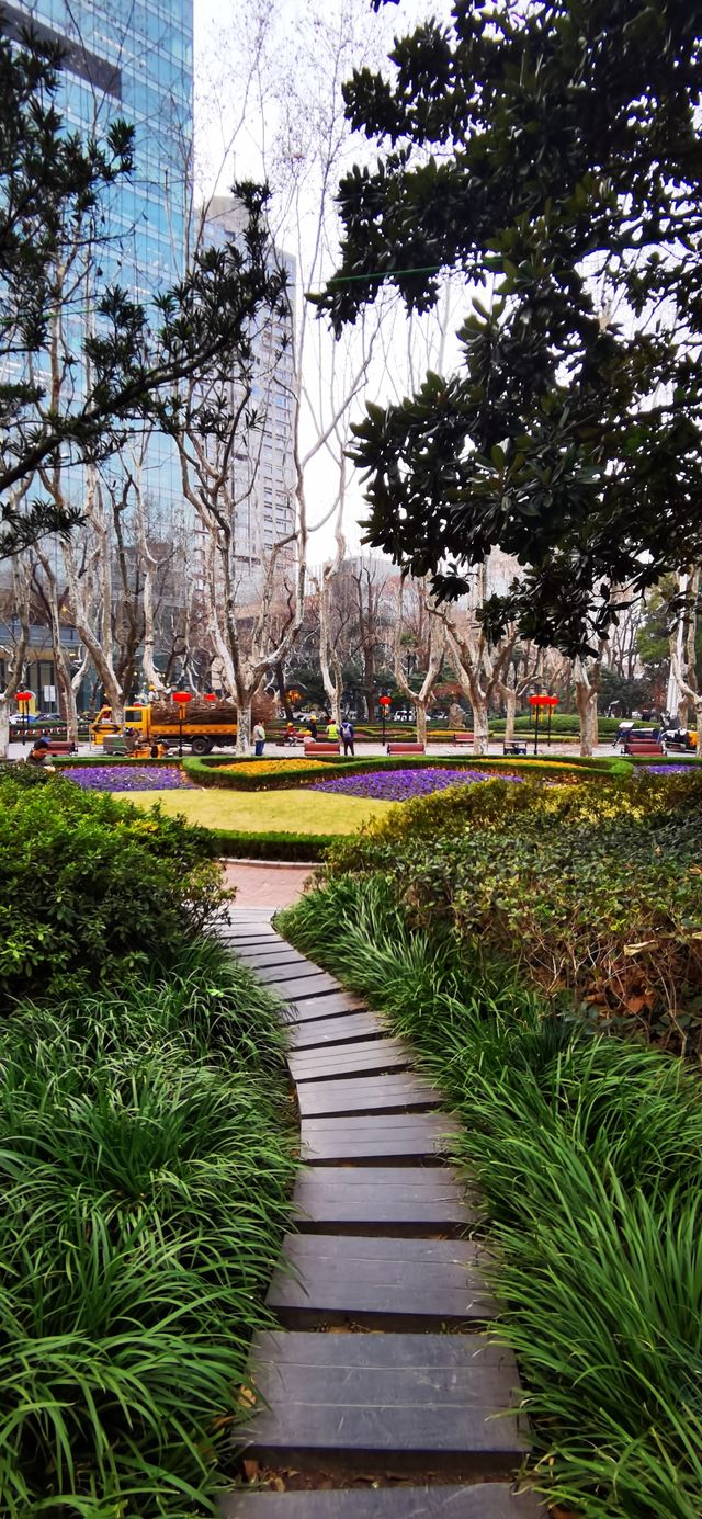 襄陽公園：魔都市中心四度更名的老公園