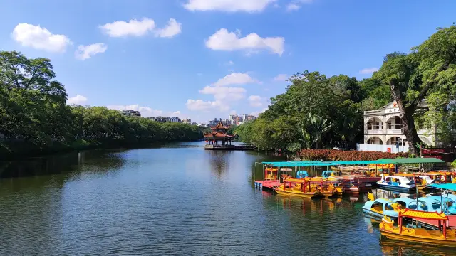 West Lake has no Broken Bridge, but it is adorned with patches of greenery that hug the mountains and the lake