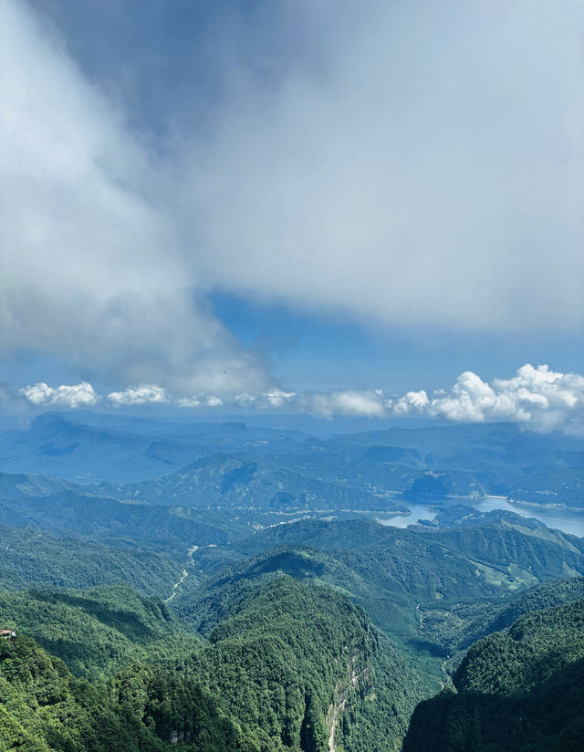 教師節，免門票來瓦屋山玩吧~