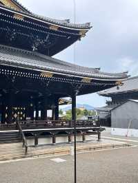 京都古韻·本願寺：在歷史與信仰的交響中漫步。