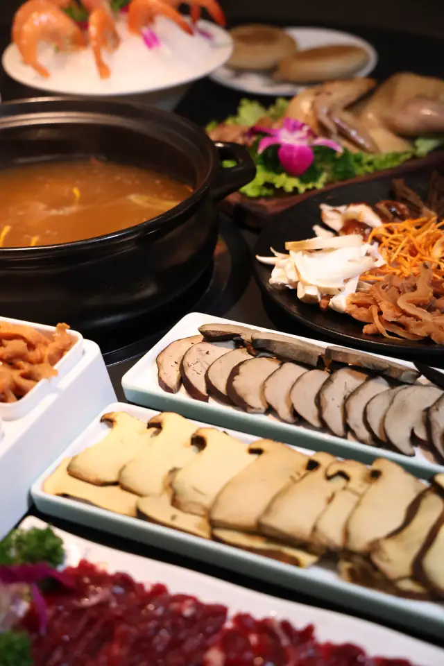 Xiang Yundian | Save on a flight to Yunnan