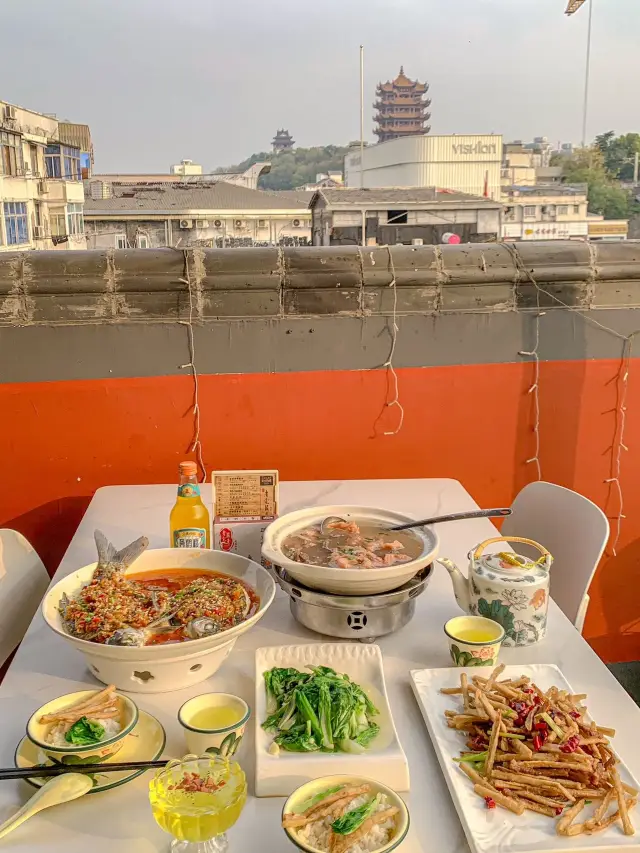 Located in Hubu Alley! You can see the Yellow Crane Tower while eating...