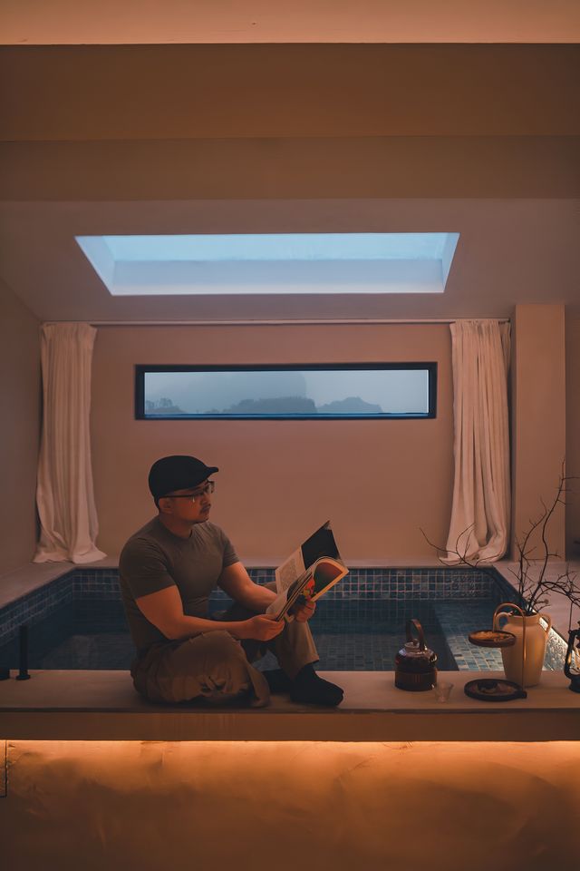 在丹霞山打卡紅色小屋，解鎖春日山水濾鏡