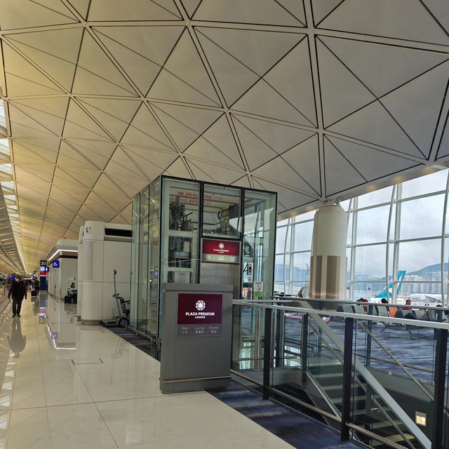 🛫香港機場環亞35號貴賓室體驗！3小時轉機也能舒適躺平～